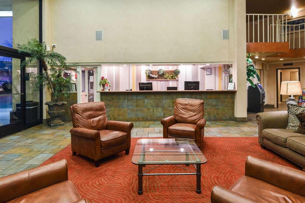 The Buena Park Hotel & Suites Interior photo
